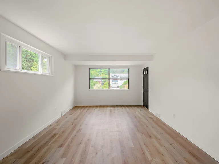 414 Elwood Dr — Photo 7