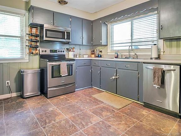 3rd image of 132 Ethel Dr