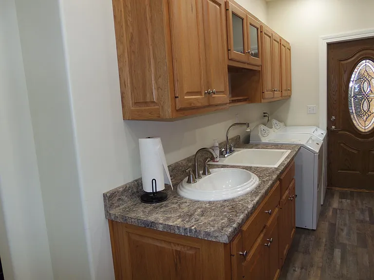 2526 Lynn Ave — Photo 17