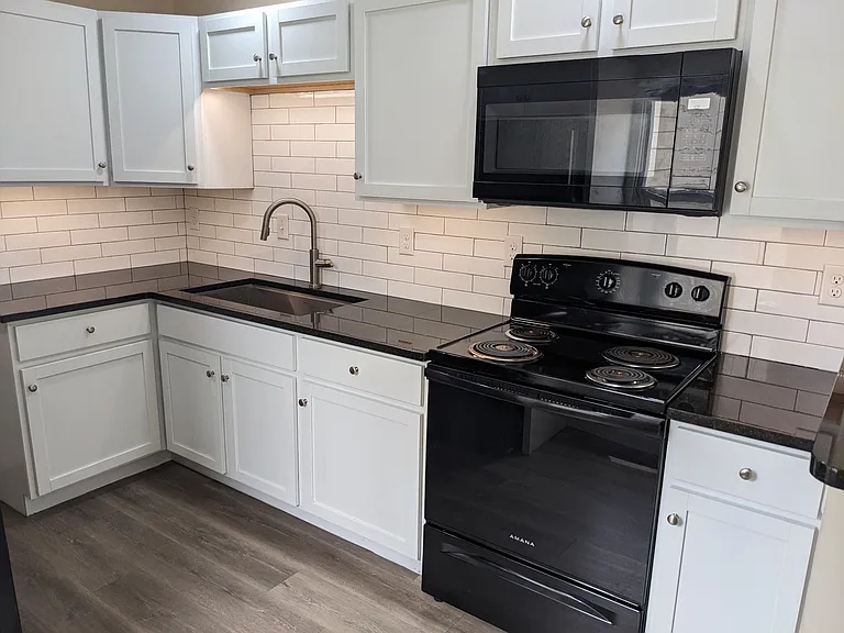 629 N Hoover Ave — Photo 3