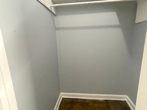 2nd image of 610 S Maryland St #11087415
