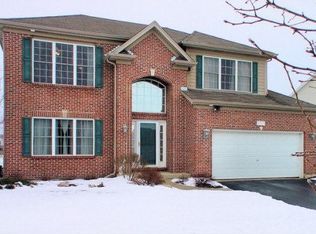 2571 Pinehurst Dr, Aurora, IL 60506