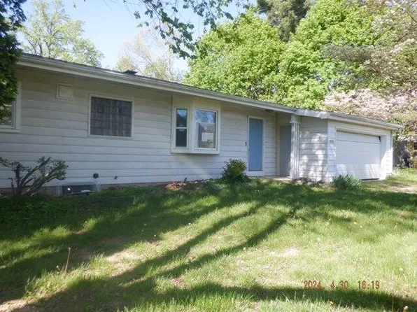 1919 Bender Rd, Portage, MI 49002