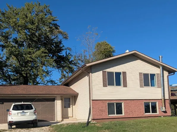 2462 State Highway 9, Decorah, IA 52101