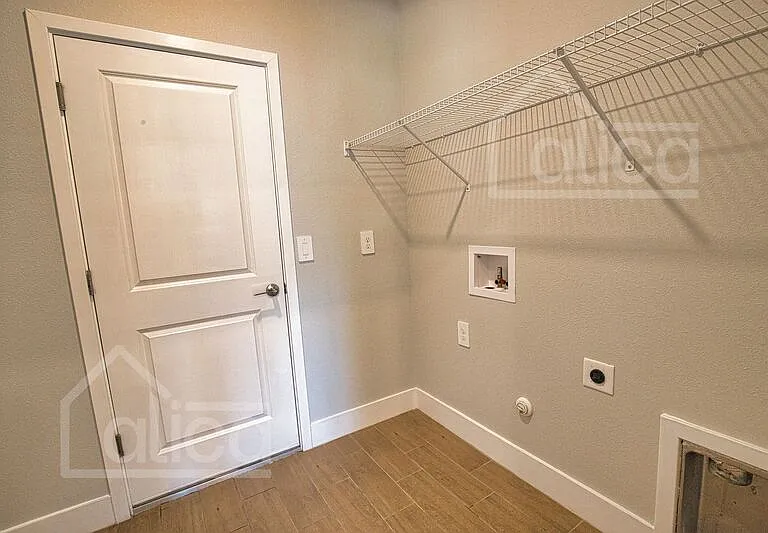 1610 Rada Ln — Photo 35