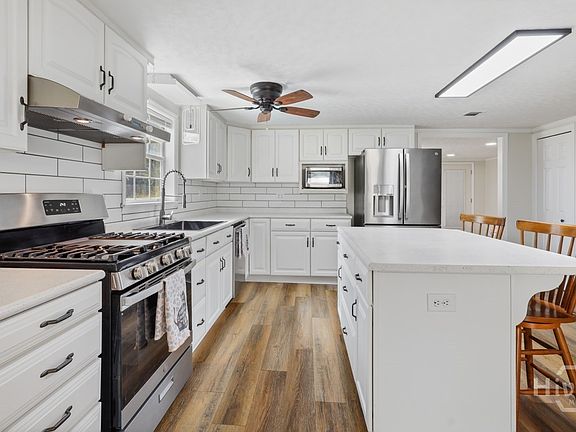 4th image of 156 Tish Way