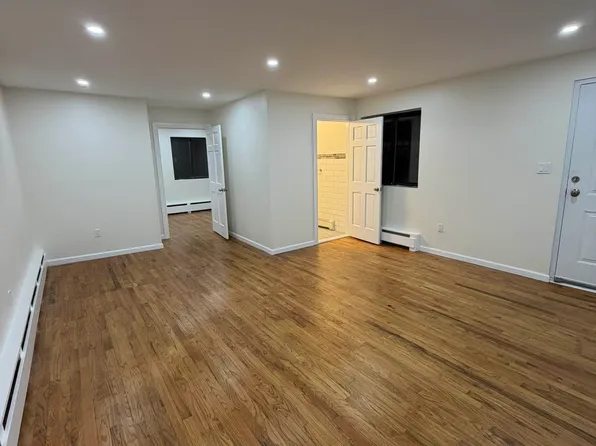 79-18 Astoria Boulevard South image 5 of 9