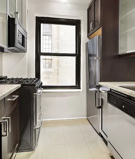 56 7th Ave #2C — Photo 1