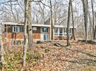 6 Birch Dr, Pleasant Valley, NY 12569