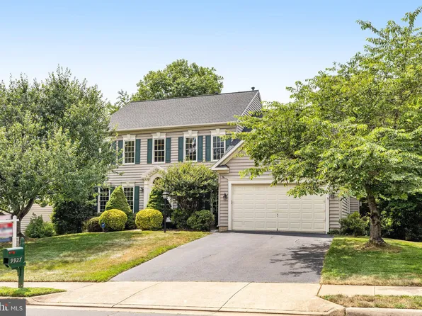 9927 Bagpipe Ct, Bristow, VA 20136