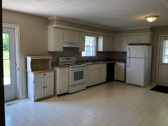 2nd image of 345 Jones Ln