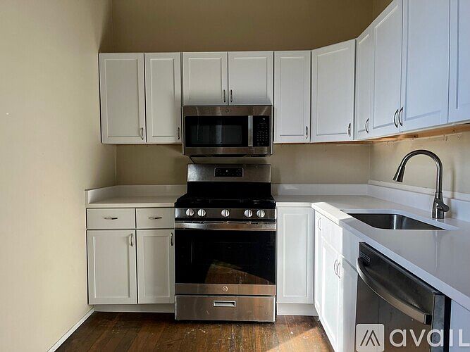 1st image of 3765 N Kenmore Ave #1