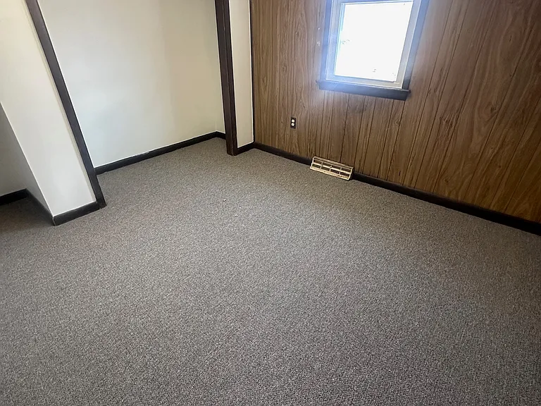 145 Quailwood Pkwy #3 — Photo 4