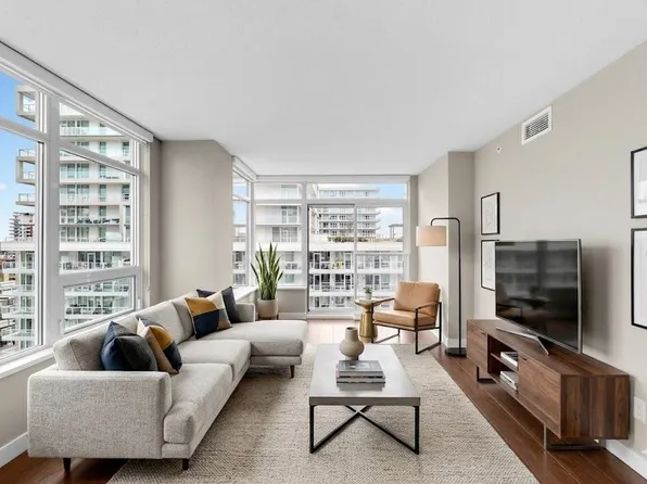 6288 No 3 Rd #902, Richmond, BC V6Y 2B2