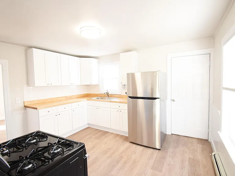 174 Main Rd #2 — Photo 4