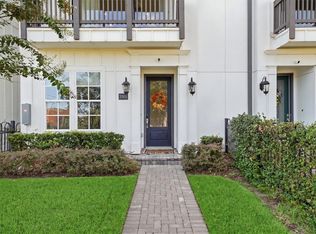 3305 W 11th St, Houston, TX 77008