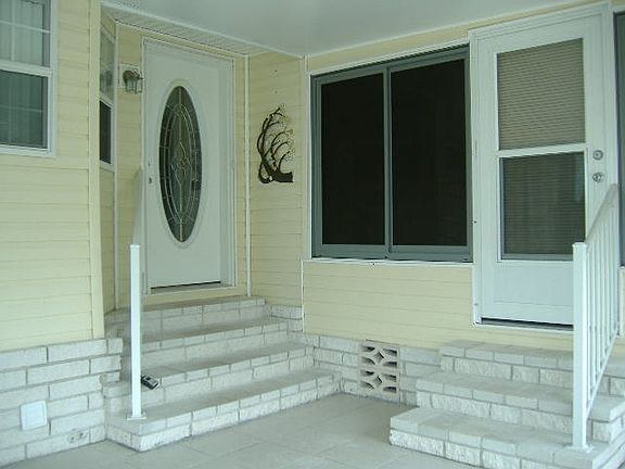 3rd image of 2413 Alcott Dr