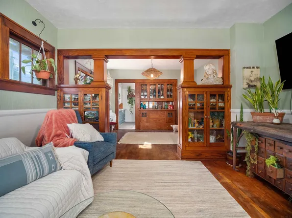 1653 Spring St, Fort Wayne, IN 46808