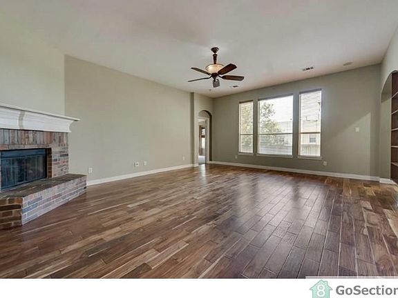 4th image of 3516 Varden St