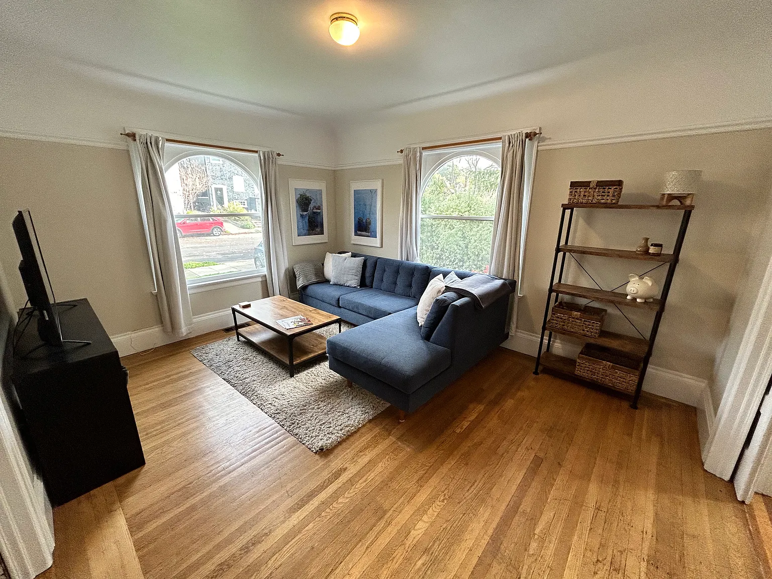 2606 Piedmont Ave — Photo 1