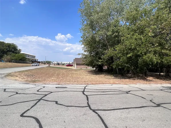 3163 Karen St, Fort Worth, TX 76116