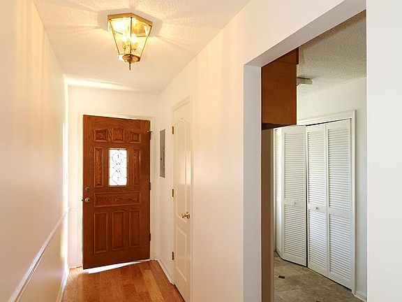 3rd image of 314 Williamsburg Ave