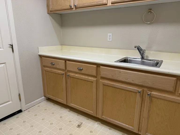 600 Bourne Ct — Photo 33