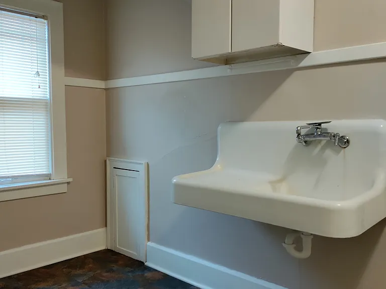 original kitchen with farmhouse sink