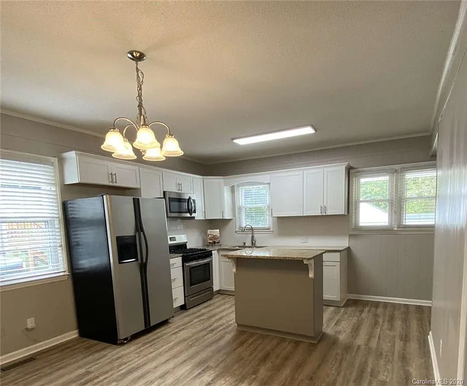 2 bed, 1064 sqft, $1,465 — Photo 2