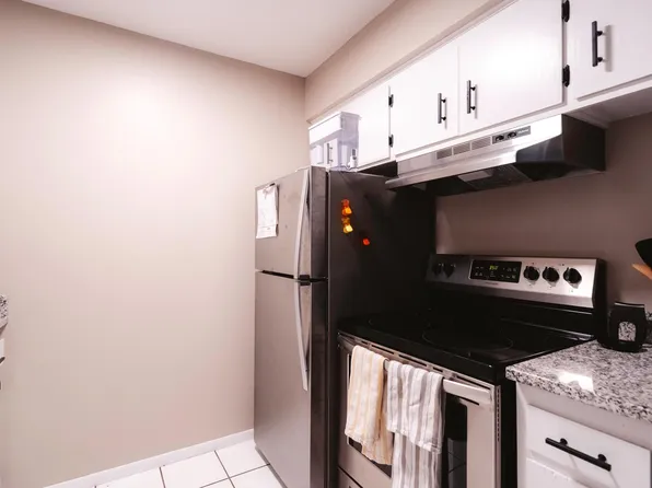 637 Madison Street, 635 Madison St APT 5, Anoka, MN 55303