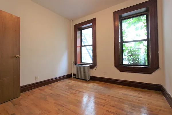 Rented by Dynamik Realty | media 19