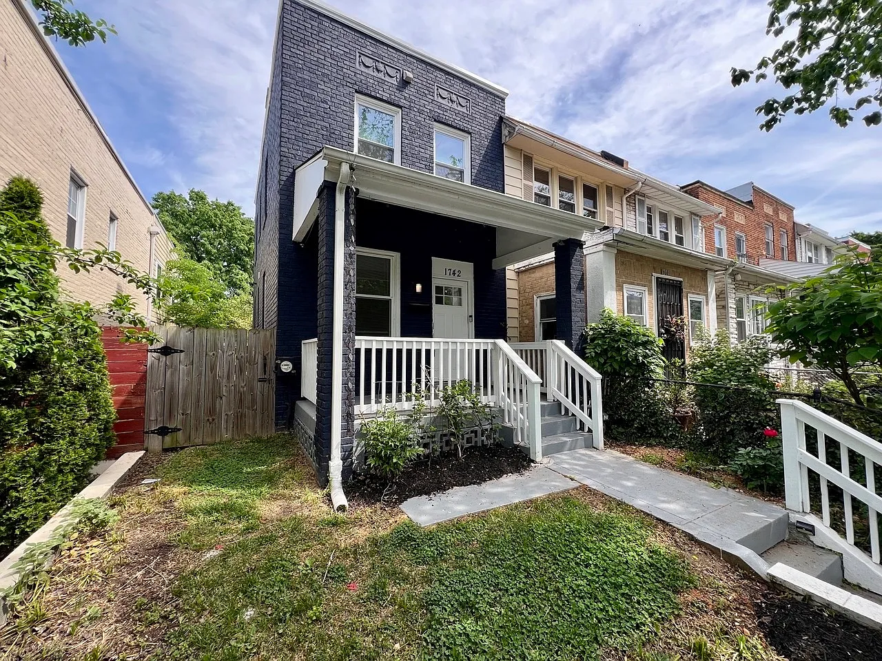1742 L St NE #X photo 1