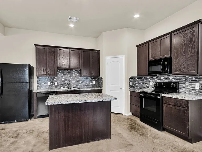 15841 Beechnut Dr — Photo 15