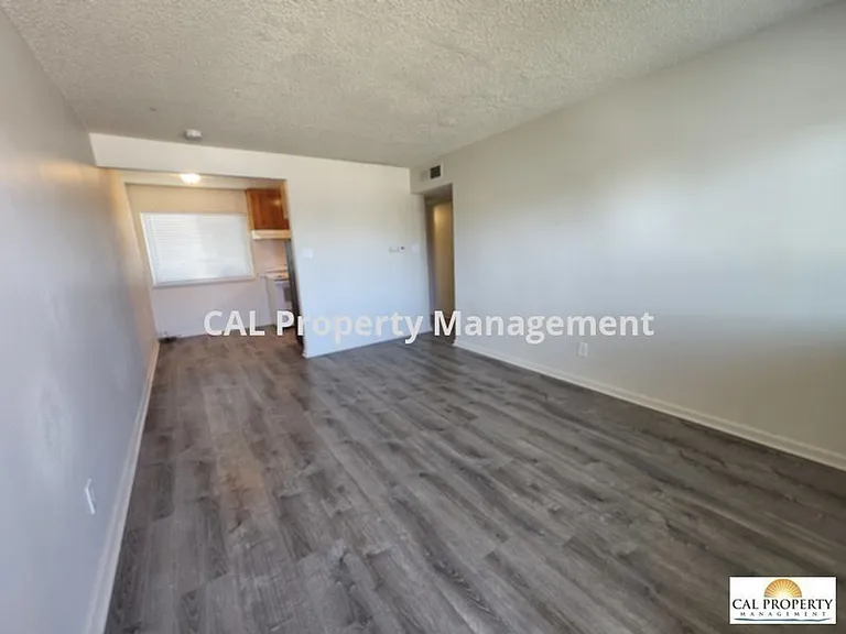938 Illinois Ave — Photo 3