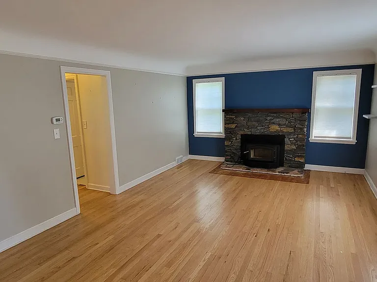 4211 London Rd — Photo 3
