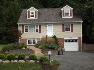 556 Ramapo Valley Rd, Oakland, NJ 07436