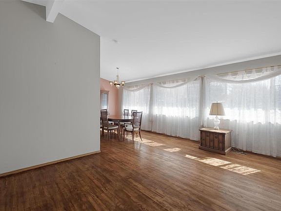 5th image of 1565 Horseshoe Dr