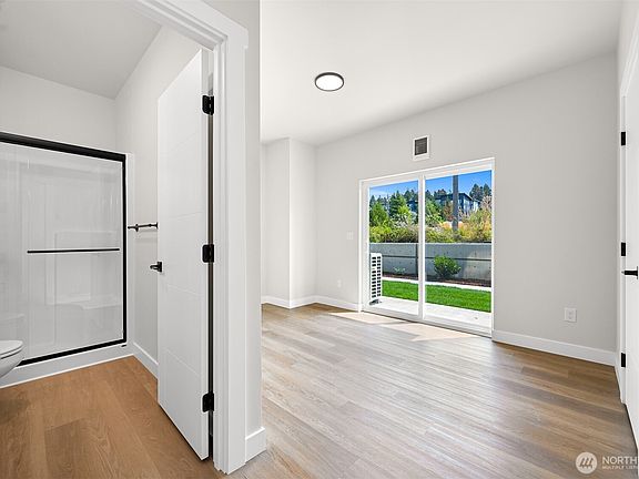 4th image of 219 Prince Avenue #102