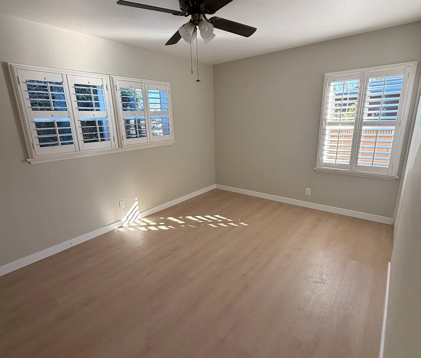 2 bed, 890 sqft, $3,300 — Photo 4