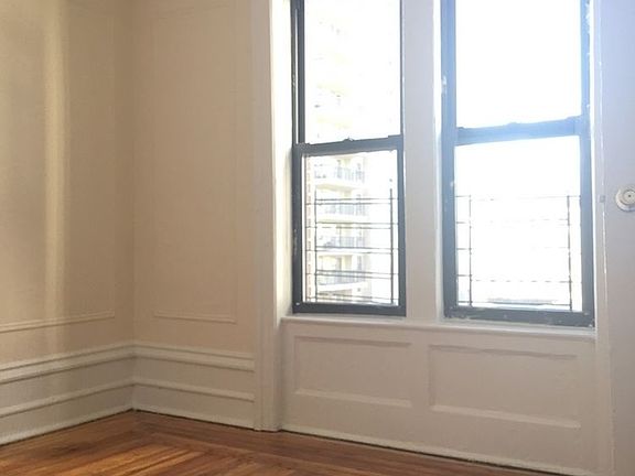 4th image of 604 W 178th St APT 43