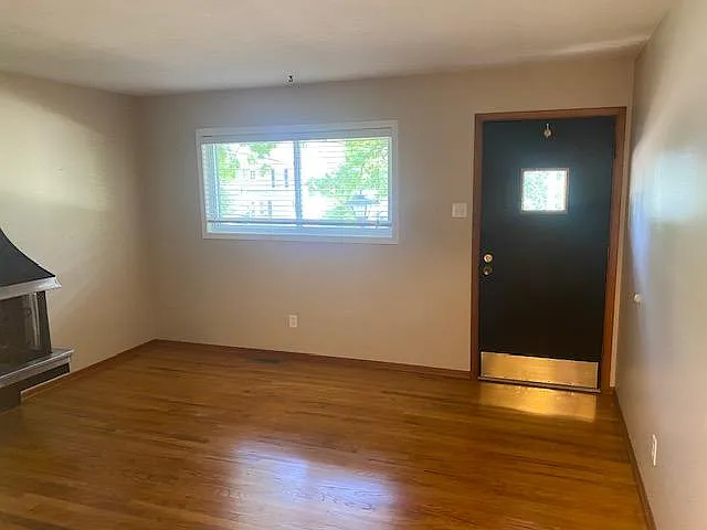 821 Evans Ave — Photo 6