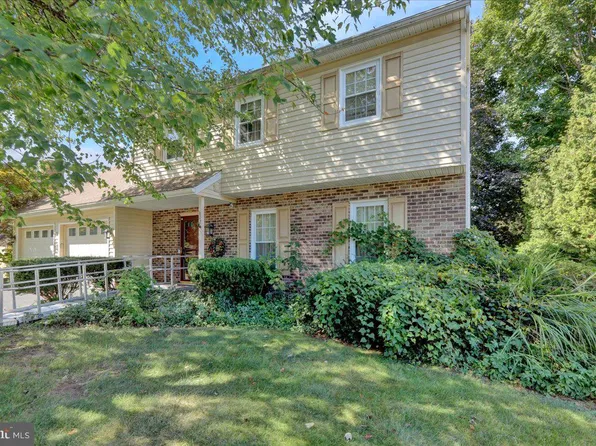 802 Apple Dr, Wyomissing, PA 19610