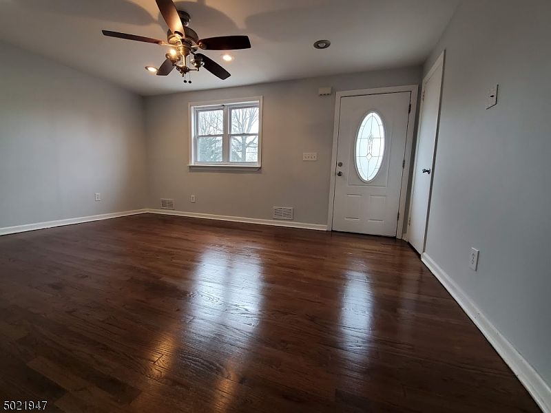 2nd image of 47 W 19th St