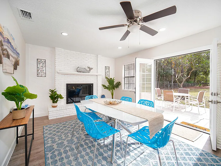 Winterhawk Dr — Photo 39