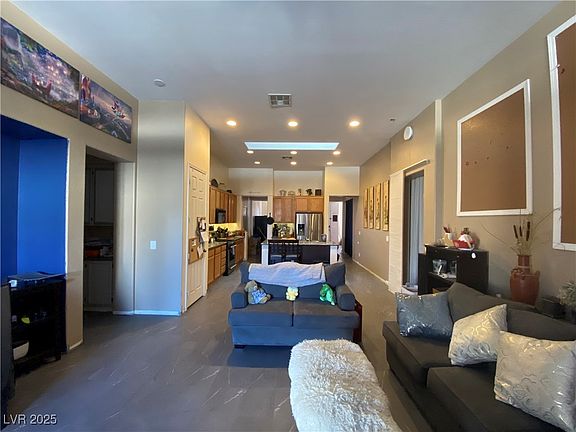 3rd image of 5832 Elphin Ct