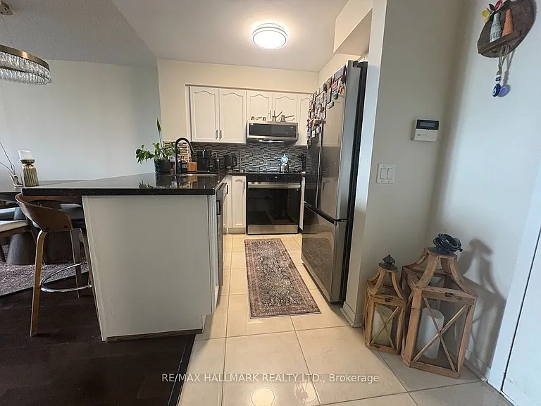 9 Northern Heights Dr #702 — Photo 4