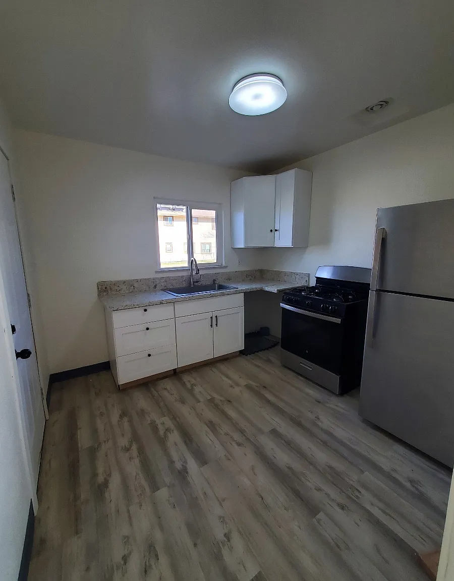 2 bed, 900 sqft, $1,850 — Photo 2
