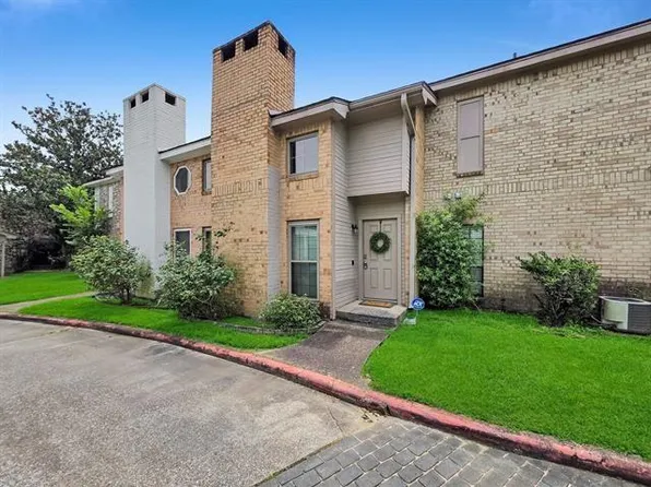 1620 Wellington Pl APT 303, Beaumont, TX 77706