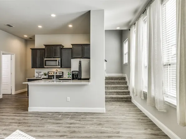 1910 Bel Air Dr, Arlington, TX 76010