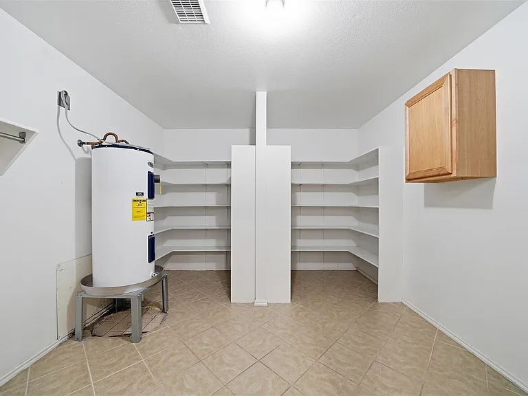 1304 Irene Dr — Photo 33